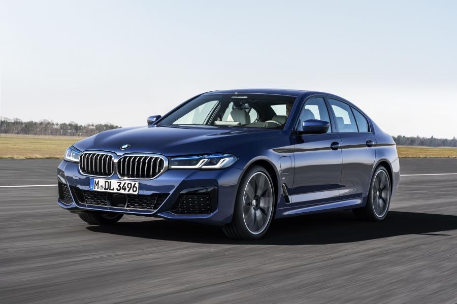  BMW 530e xDrive M Sport (G30) 2020 года  (WW) (фото 1 из 78)